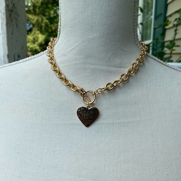 ANJALAI NECKLACE - Picture 1 of 6